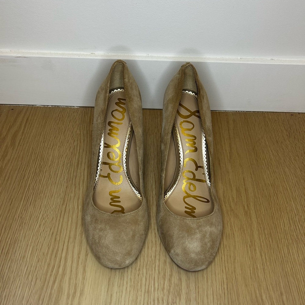 Sam Edelman Tan Heels with Sleek Design